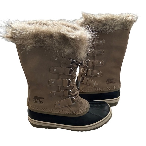 NWT Sorel Joan of Arctic Waterproof Boots size 8